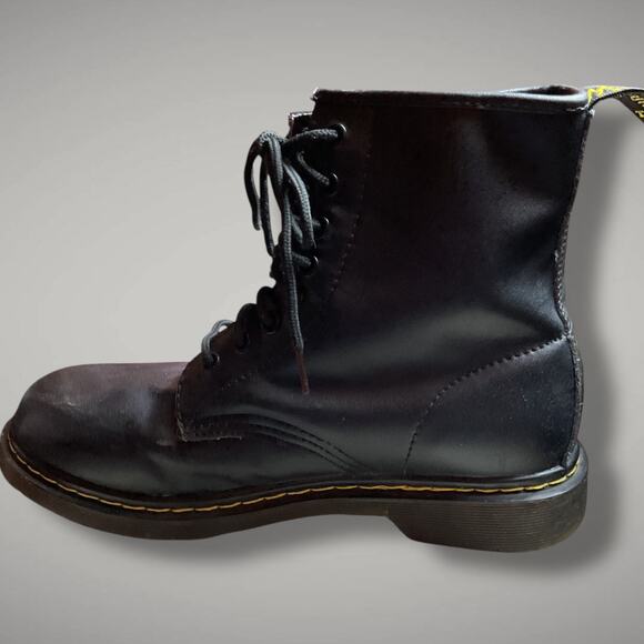 Men's 10.5 DR. MARTENS Smooth Black Leather Lace Up Boots In Excellent Condition - Picture 6 of 14